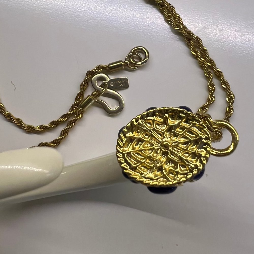Kenneth Jay Lane Long Gold Plated Rope Chain and Faux Ivory horn pendant Necklac - Picture 4 of 11